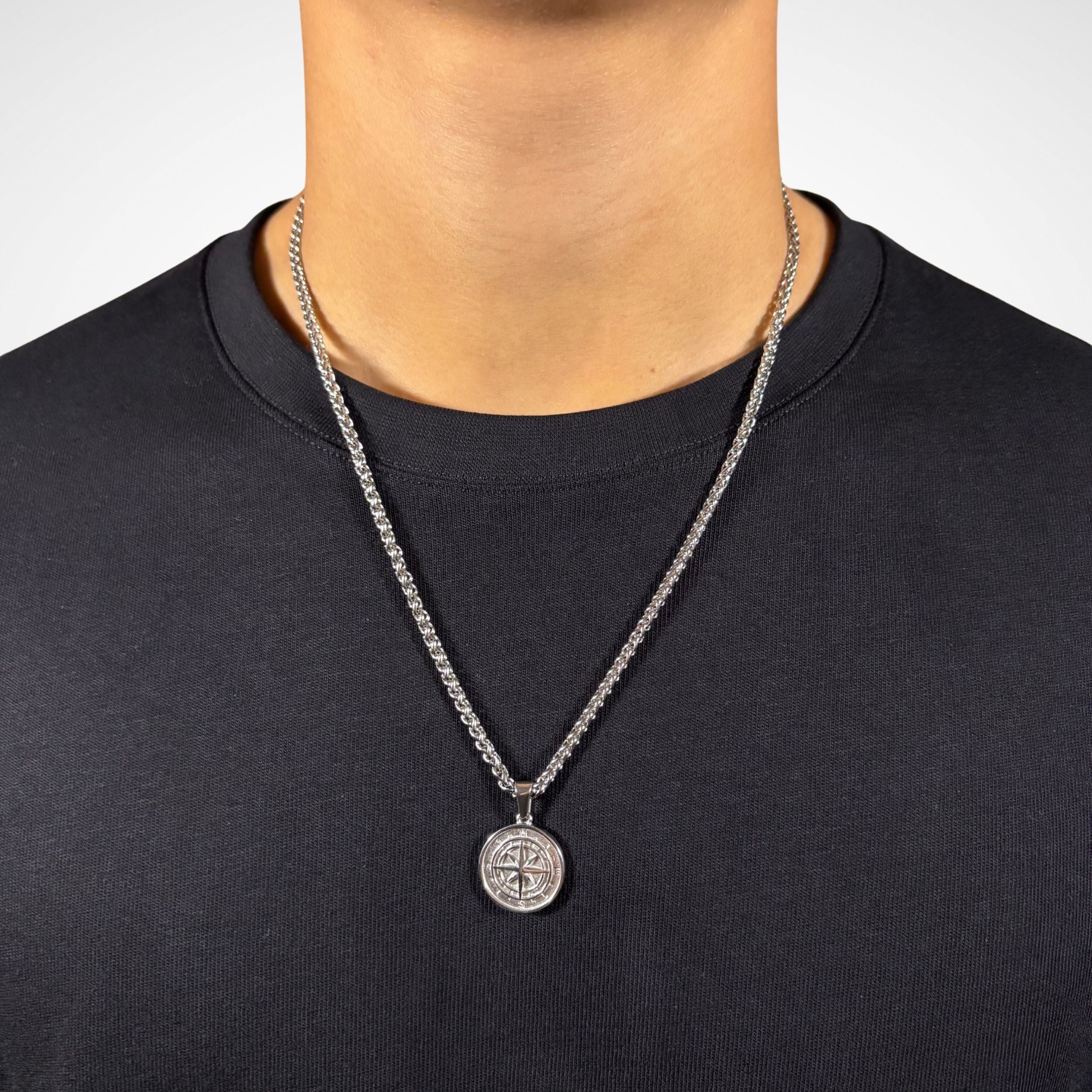 COMPASS PENDANT (SILVER)